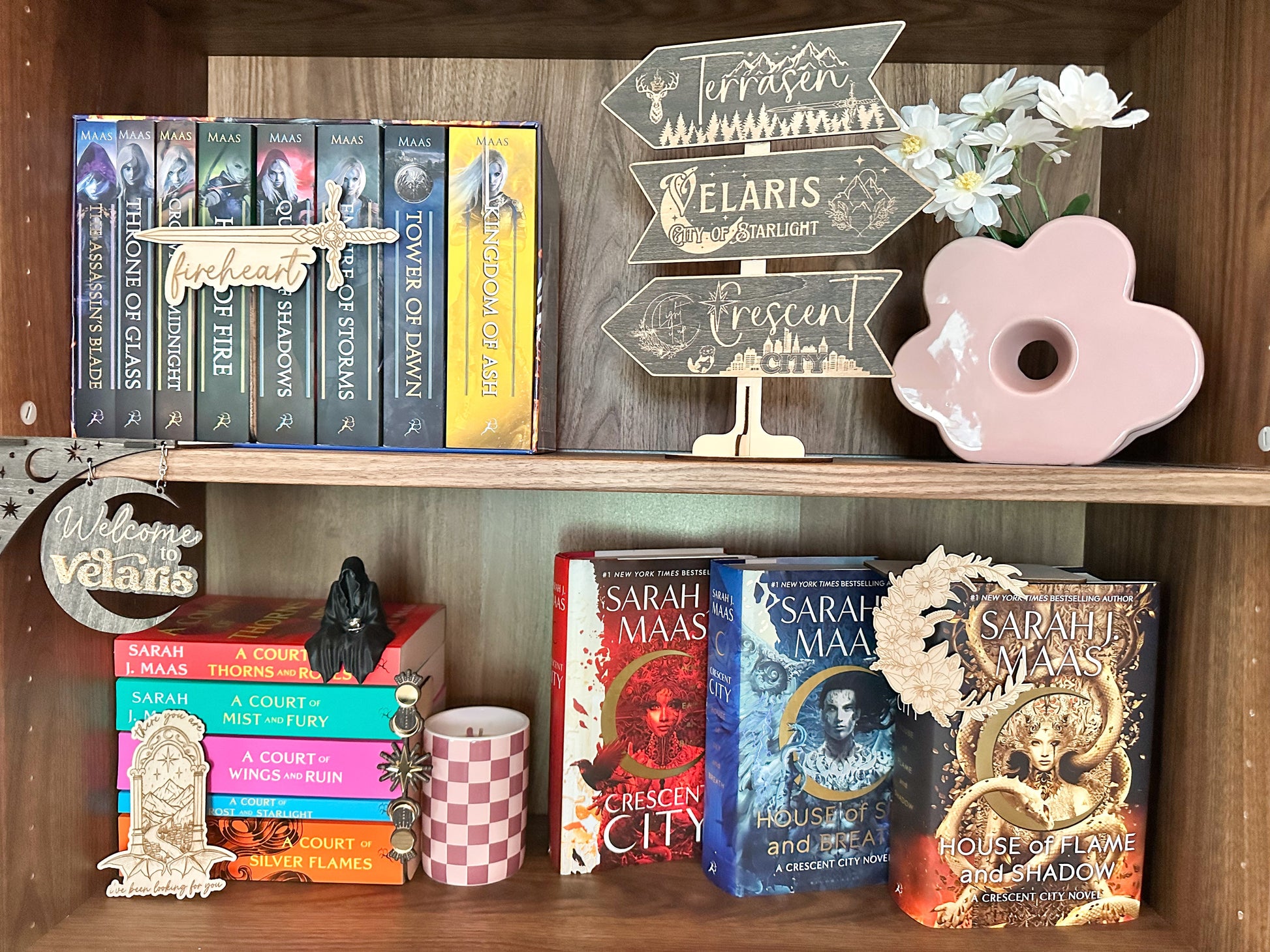 Sarah J Maas - Library Sign Post Luna Beam Creations
