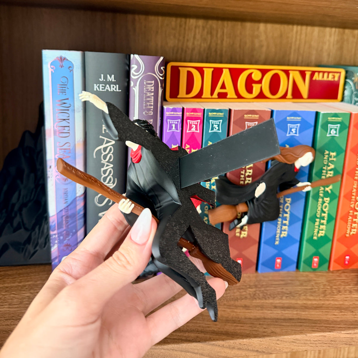 Flying Wizard Spine Huggers