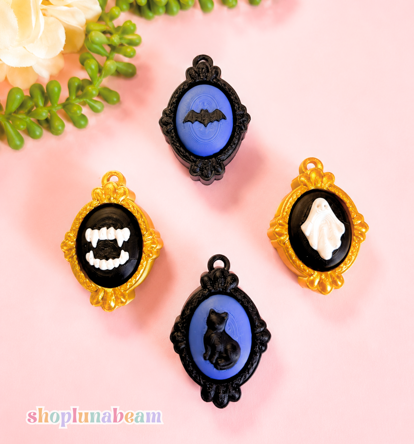 Spooky Antique Frame Clicker